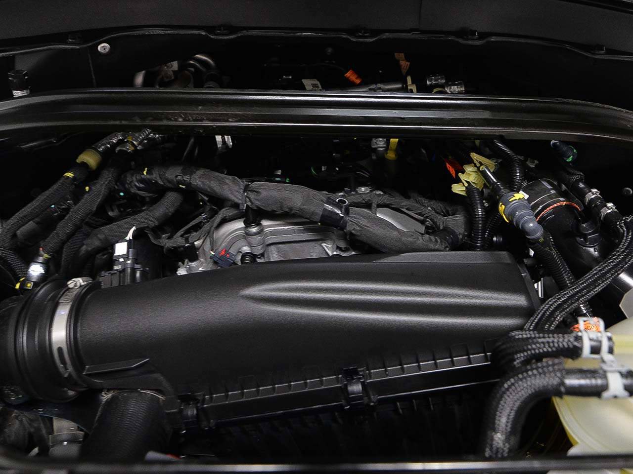Used 2025 Ford Explorer ST-Line RWD image 18