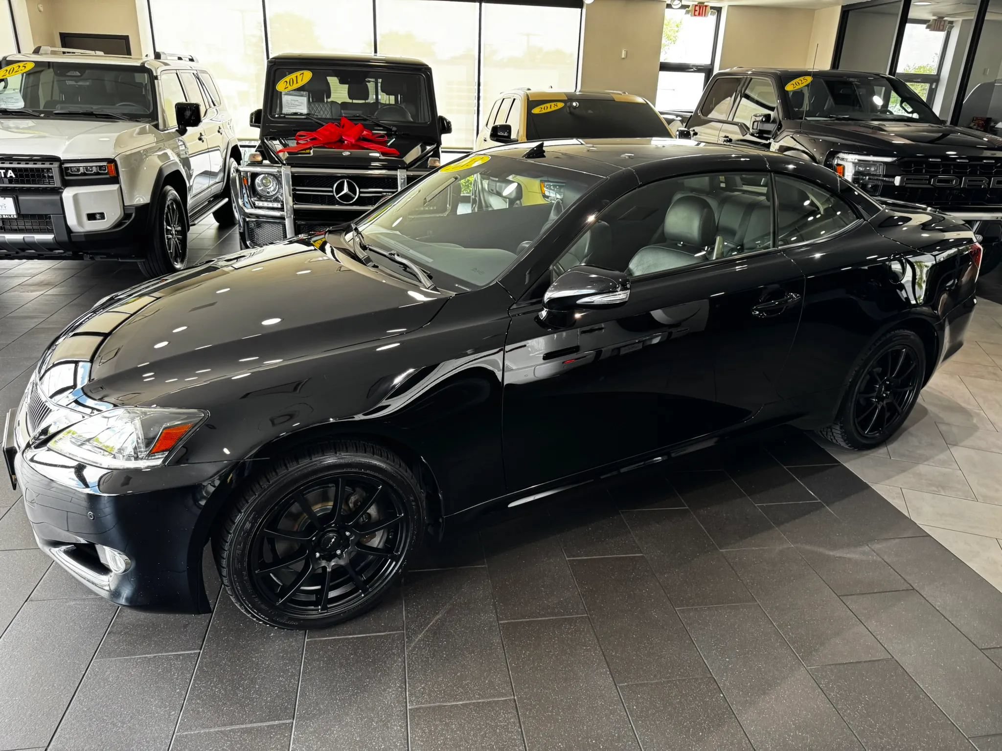 Used 2013 Lexus IS 250C w/ Luxury Pkg RWD image 38