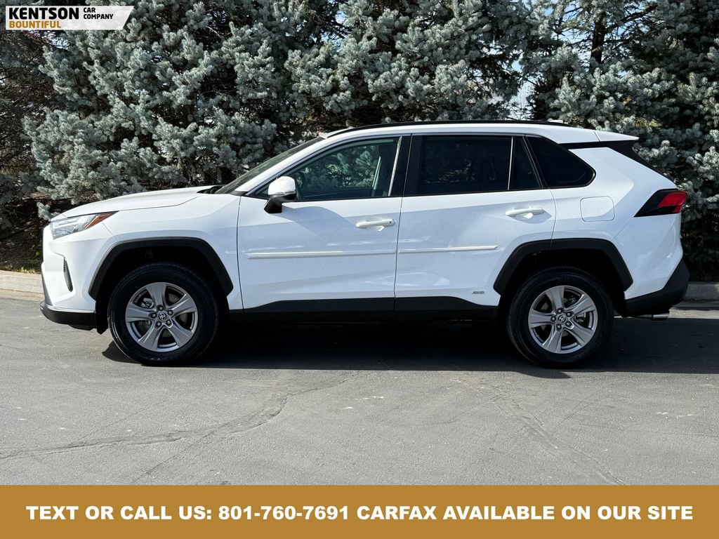 Used 2024 Toyota RAV4 LE image 11