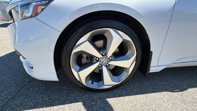Used 2018 Honda Accord Touring image 10