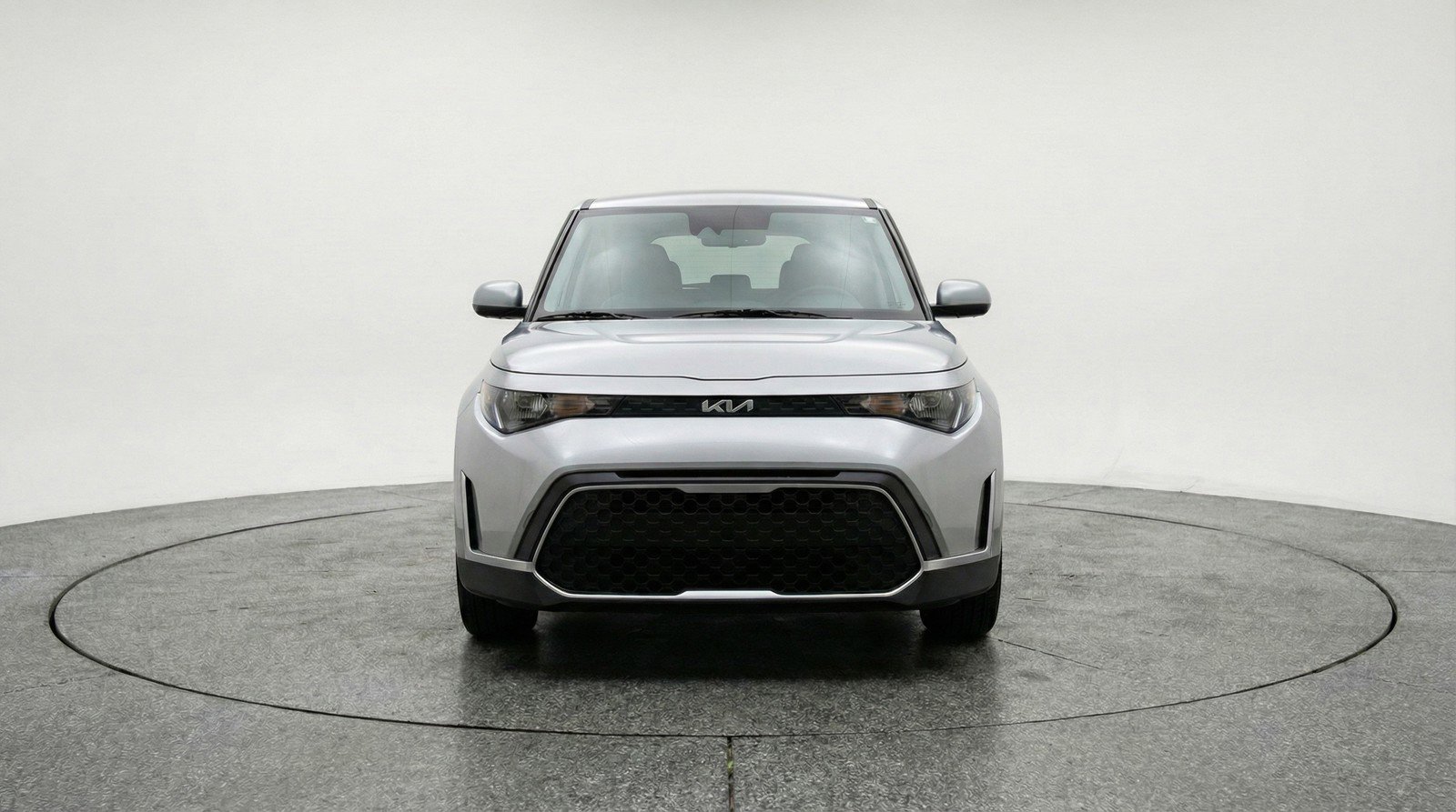 Used 2025 Kia Soul LX w/ LX Technology Package image 2