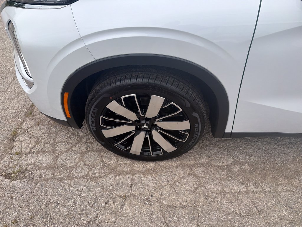 New 2026 Mitsubishi Outlander SE AWD/4WD image 10