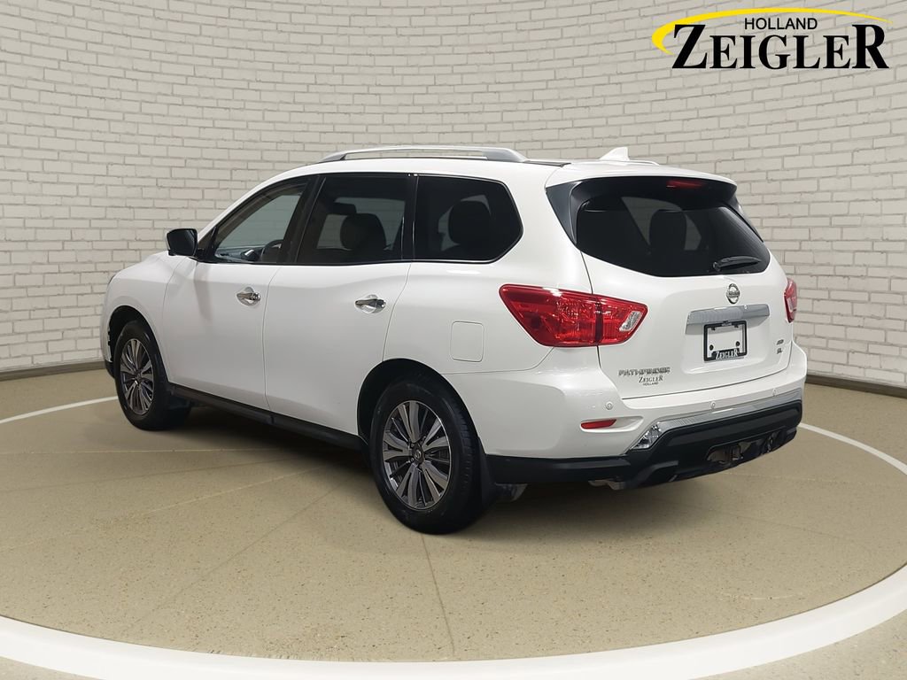 Used 2019 Nissan Pathfinder SL image 7