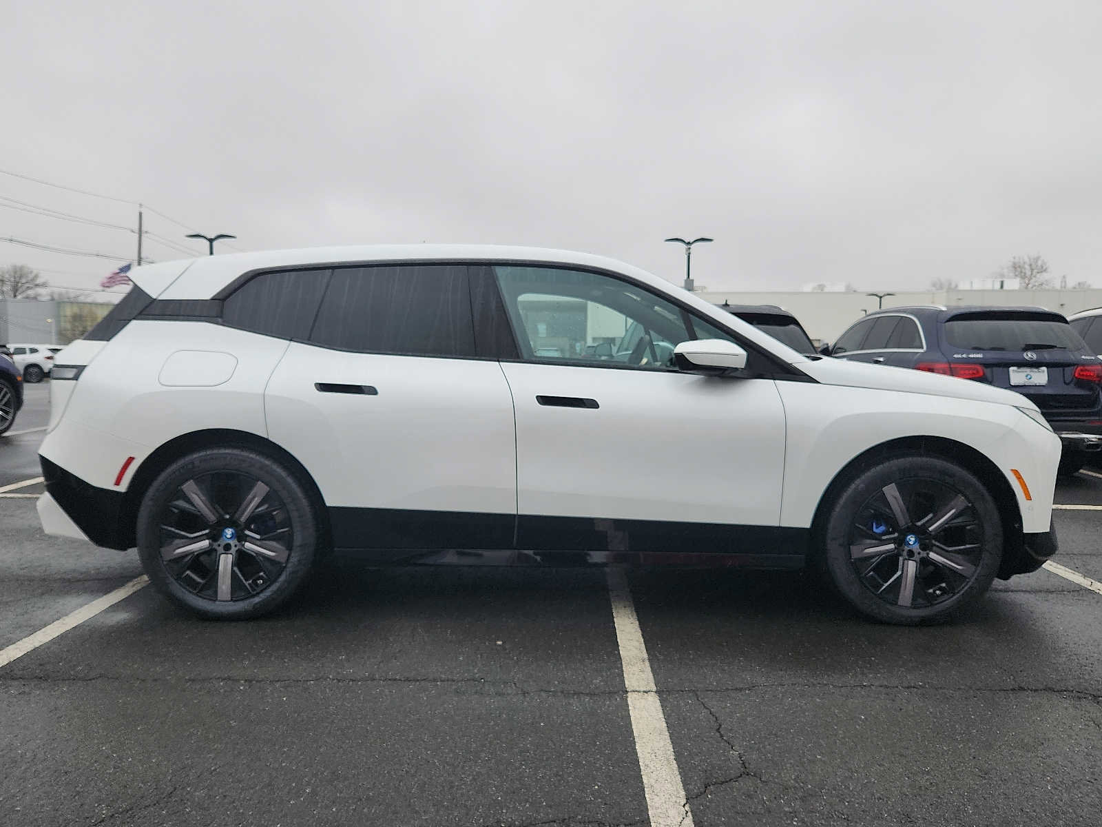 Certified 2024 BMW iX xDrive50 w/ Premium Package AWD/4WD image 7
