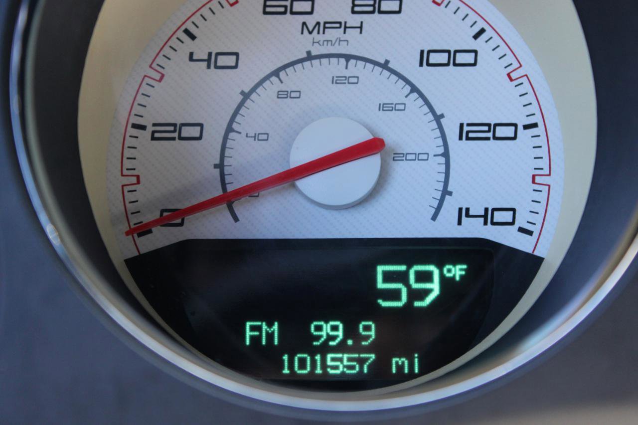 Used 2014 Dodge Challenger SXT RWD image 27