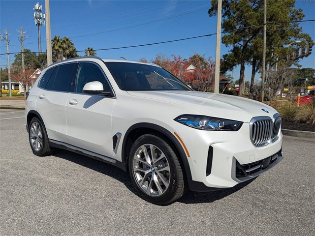 New 2026 BMW X5 xDrive50e image 2