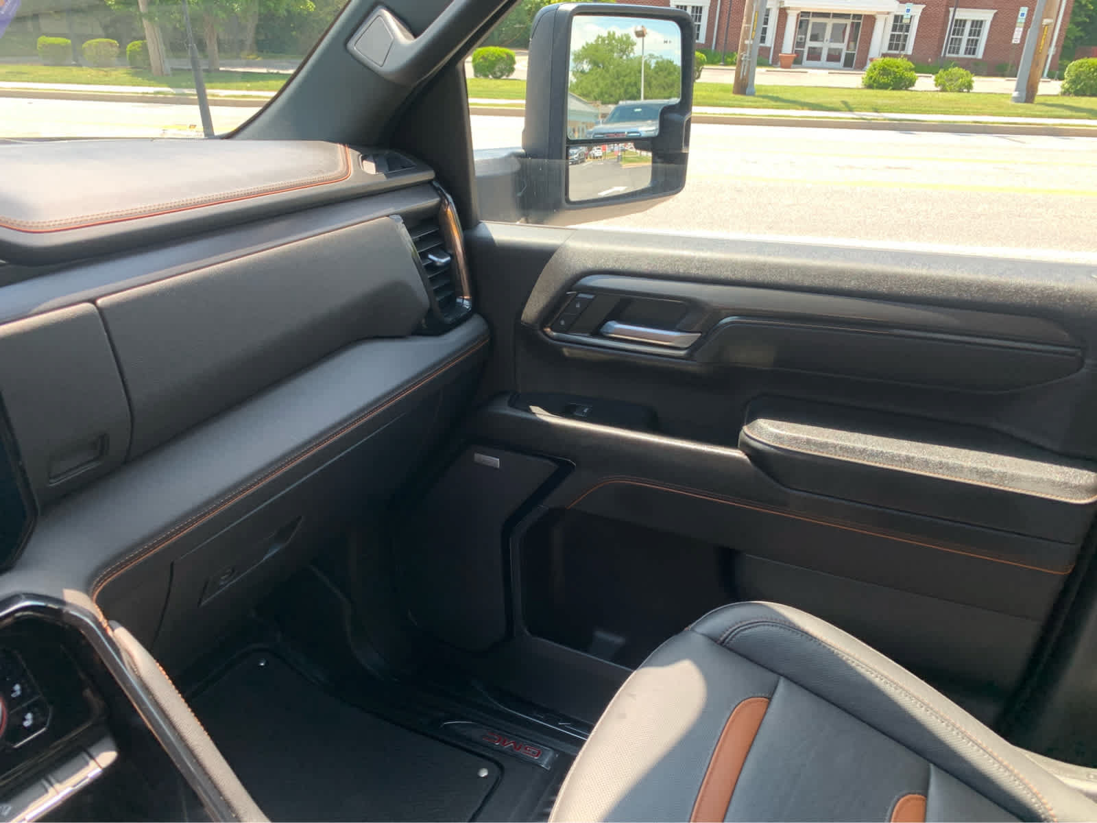 Used 2024 GMC Sierra 2500 AT4 w/ AT4 Preferred Package AWD/4WD image 21