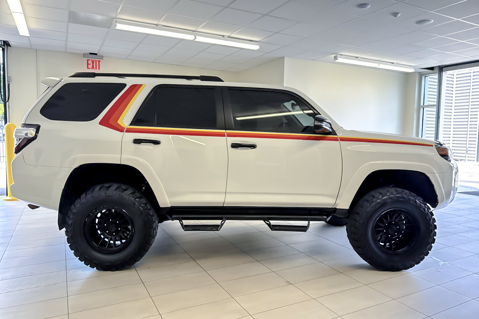 Used 2023 Toyota 4Runner 40th Anniversary SE AWD/4WD image 3