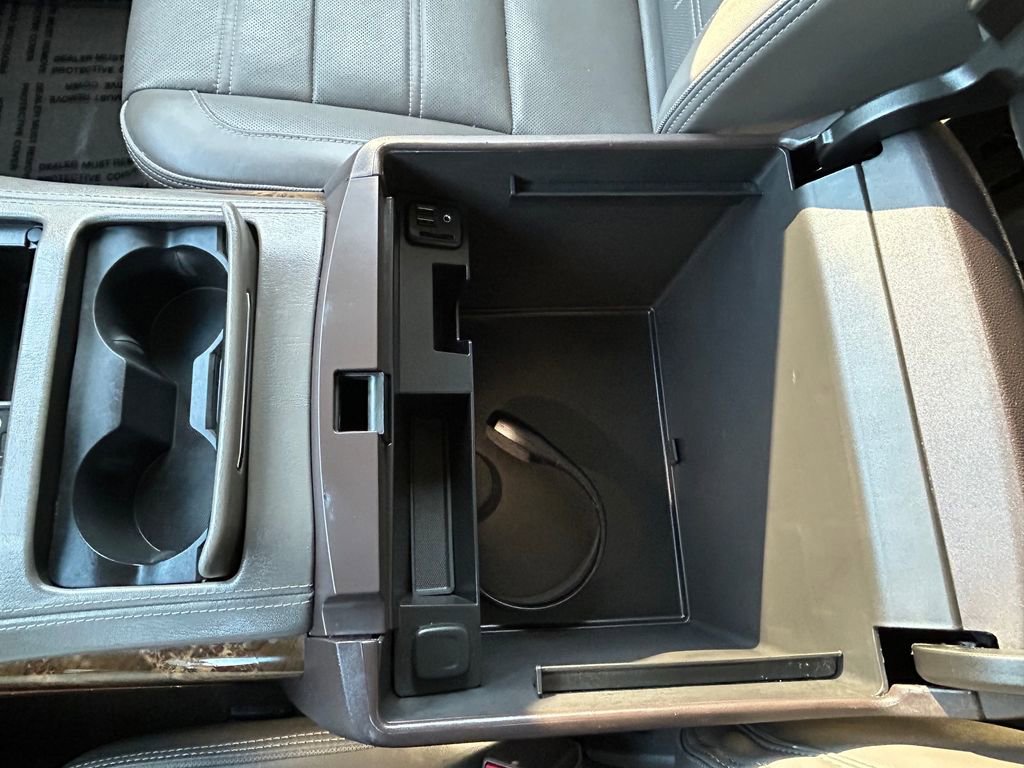 Used 2015 GMC Yukon Denali w/ Premium Package image 40