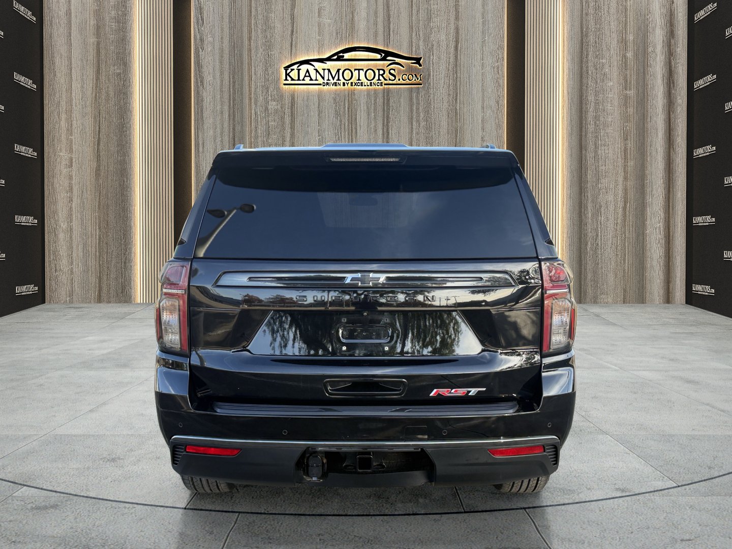 Used 2021 Chevrolet Suburban RST w/ Luxury Package AWD/4WD image 11