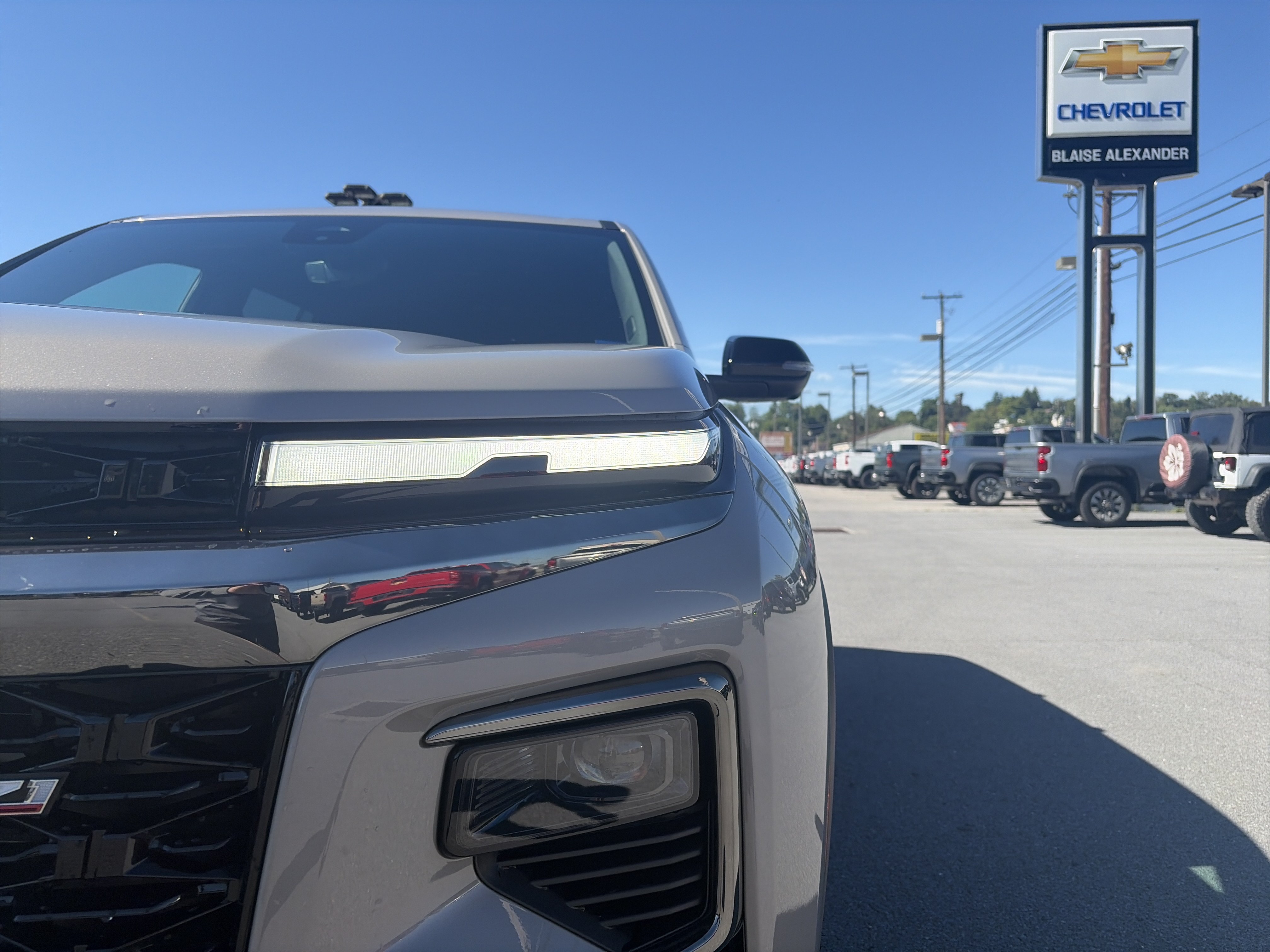 New 2027 Chevrolet Traverse Z71 w/ Enhanced Driving Package AWD/4WD image 4