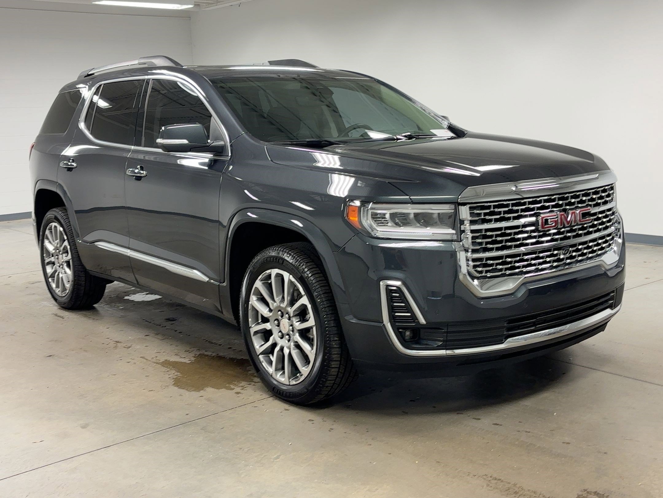 Used 2023 GMC Acadia Denali w/ Denali Ultimate Package image 5