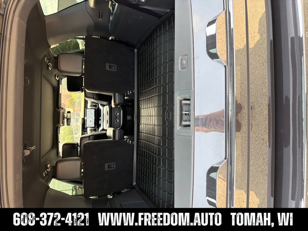 Used 2025 Ford Expedition Tremor AWD/4WD image 18