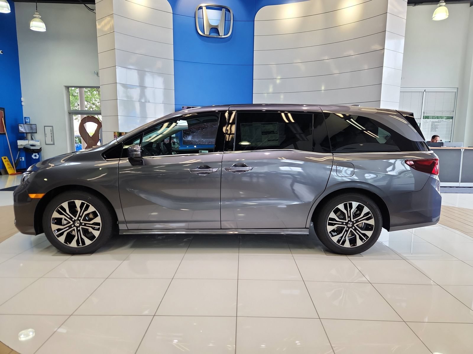 New 2026 Honda Odyssey Elite image 2