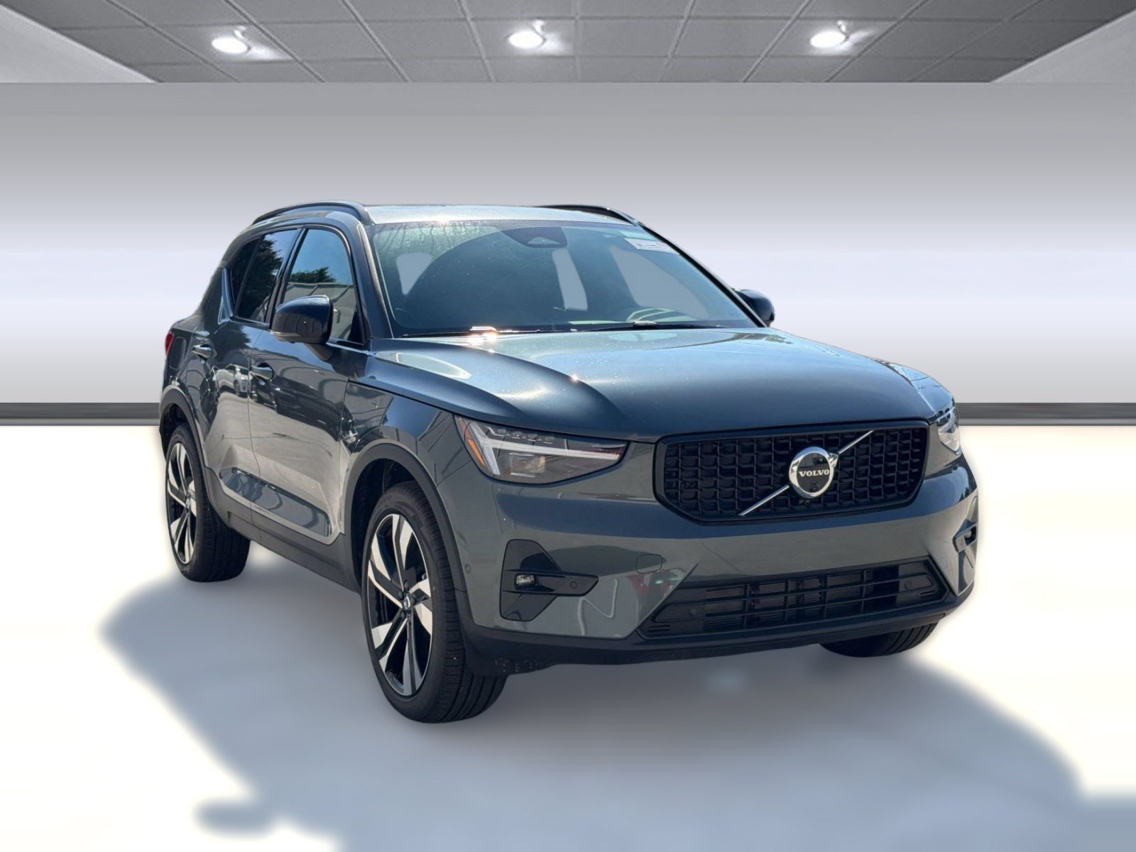 New 2026 Volvo XC40 B5 Plus w/ Climate Package AWD/4WD image 7