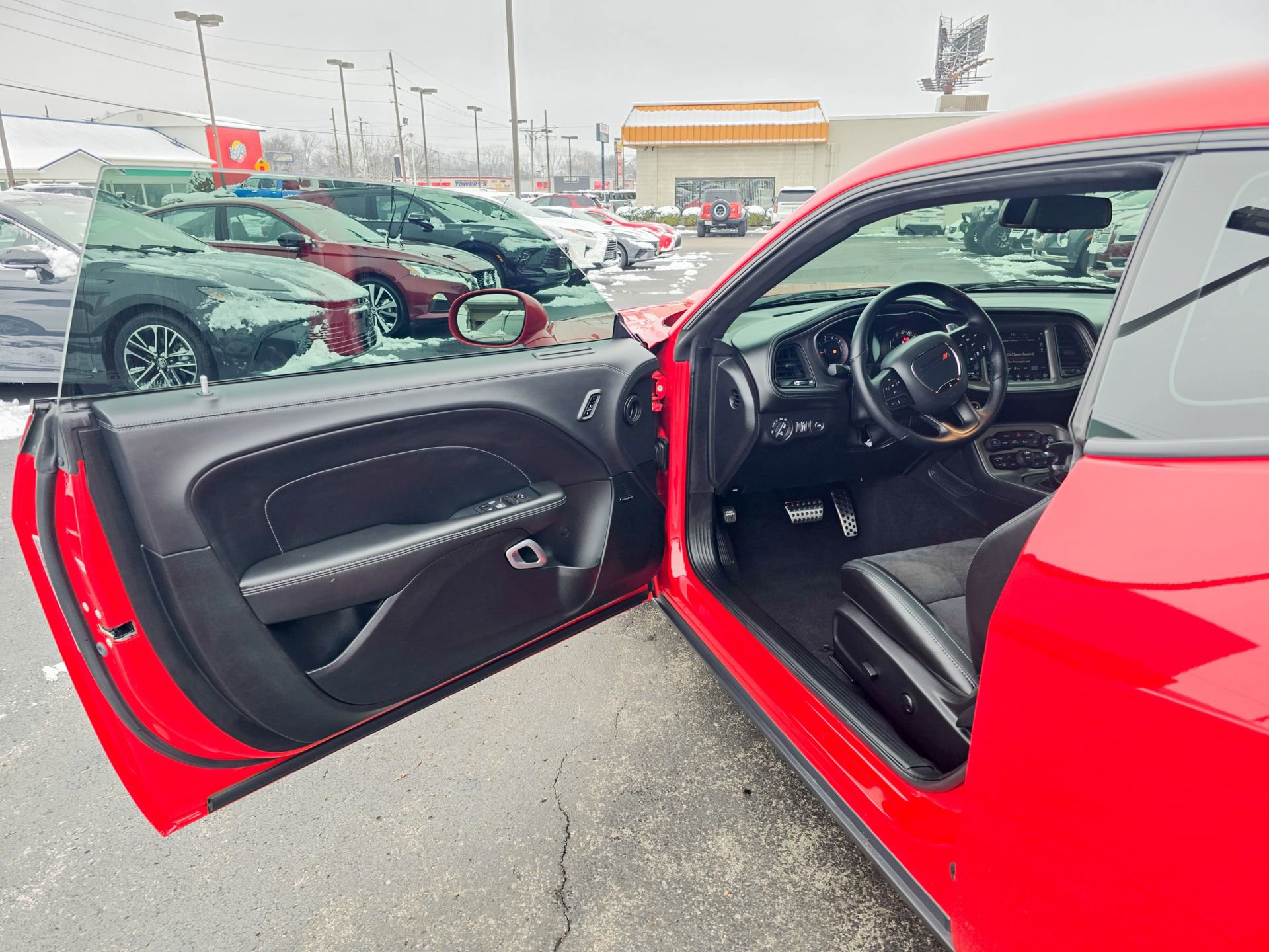 Used 2023 Dodge Challenger R/T w/ Plus Package image 28