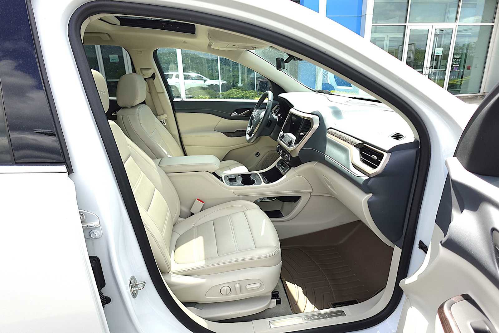 Used 2023 GMC Acadia Denali w/ Denali Ultimate Package AWD/4WD image 34