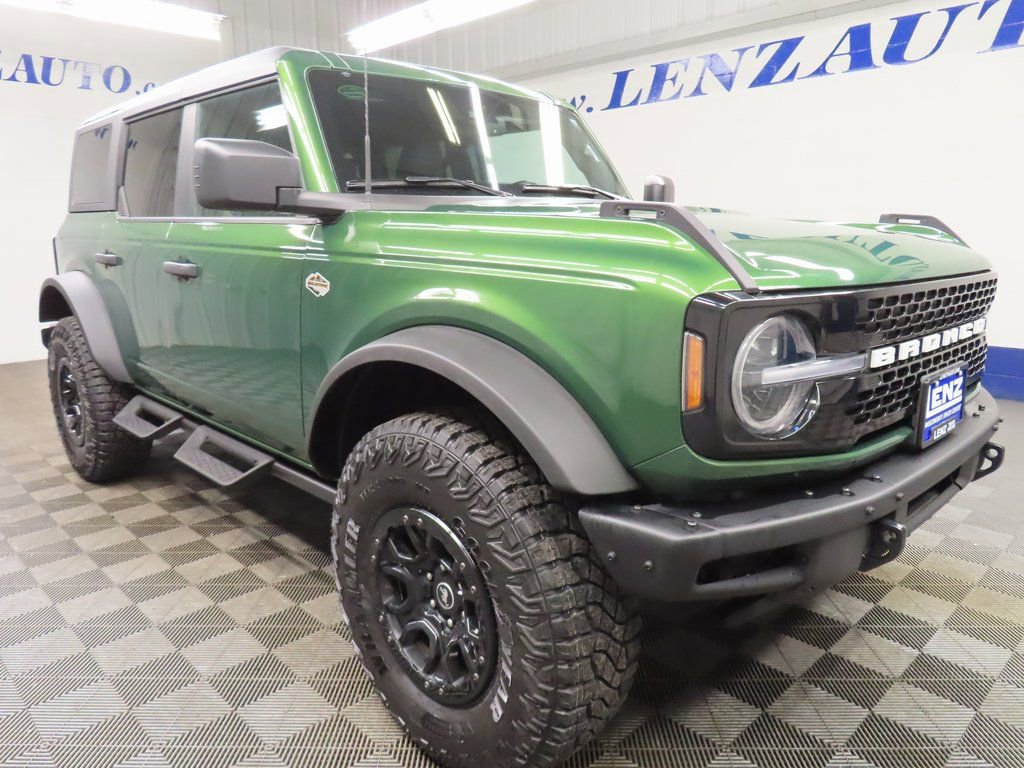 Used 2024 Ford Bronco Wildtrak image 3