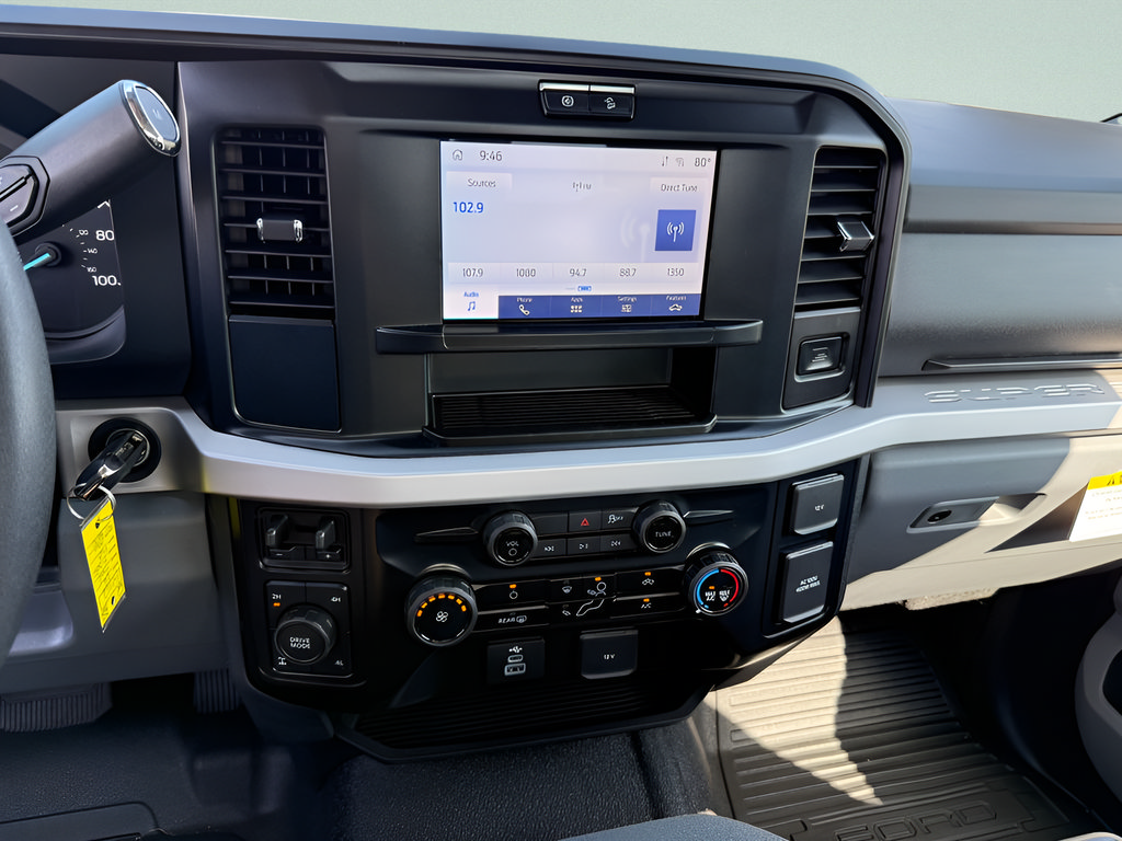 Used 2026 Ford F350 XLT w/ FX4 Off-Road Package AWD/4WD image 7