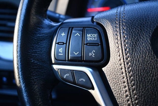 Used 2020 Toyota Sienna SE image 18