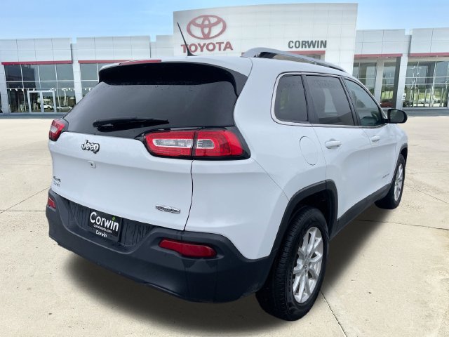 Used 2016 Jeep Cherokee Latitude w/ Cold Weather Group AWD/4WD image 9
