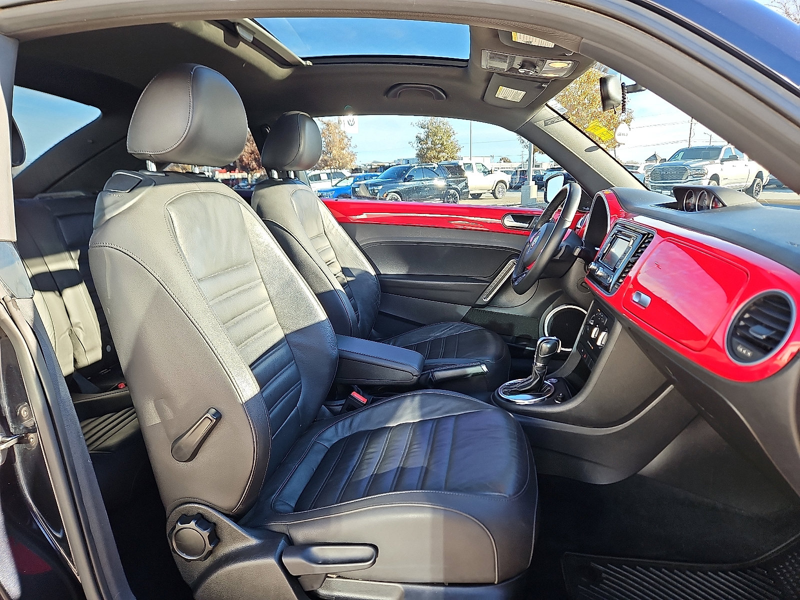 Used 2013 Volkswagen Beetle R-Line image 10