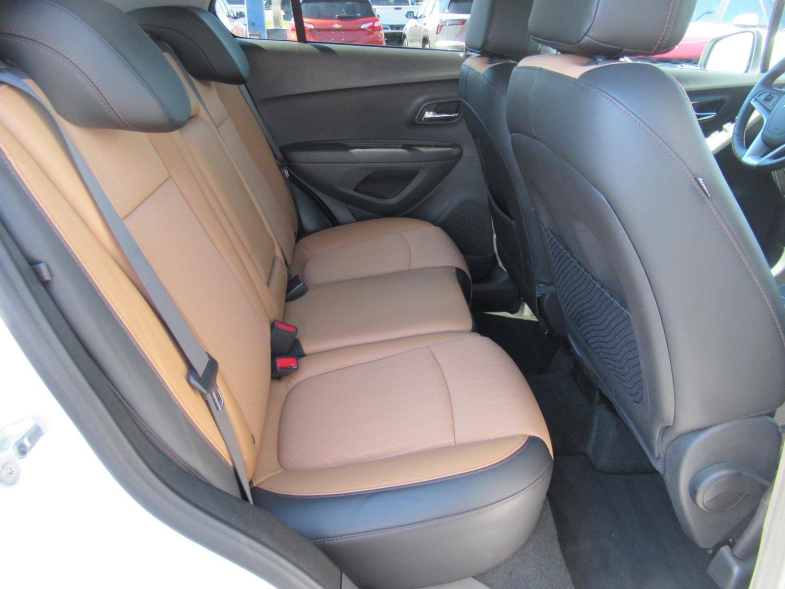 Certified 2020 Chevrolet Trax LT w/ Driver Confidence Package FWD image 31