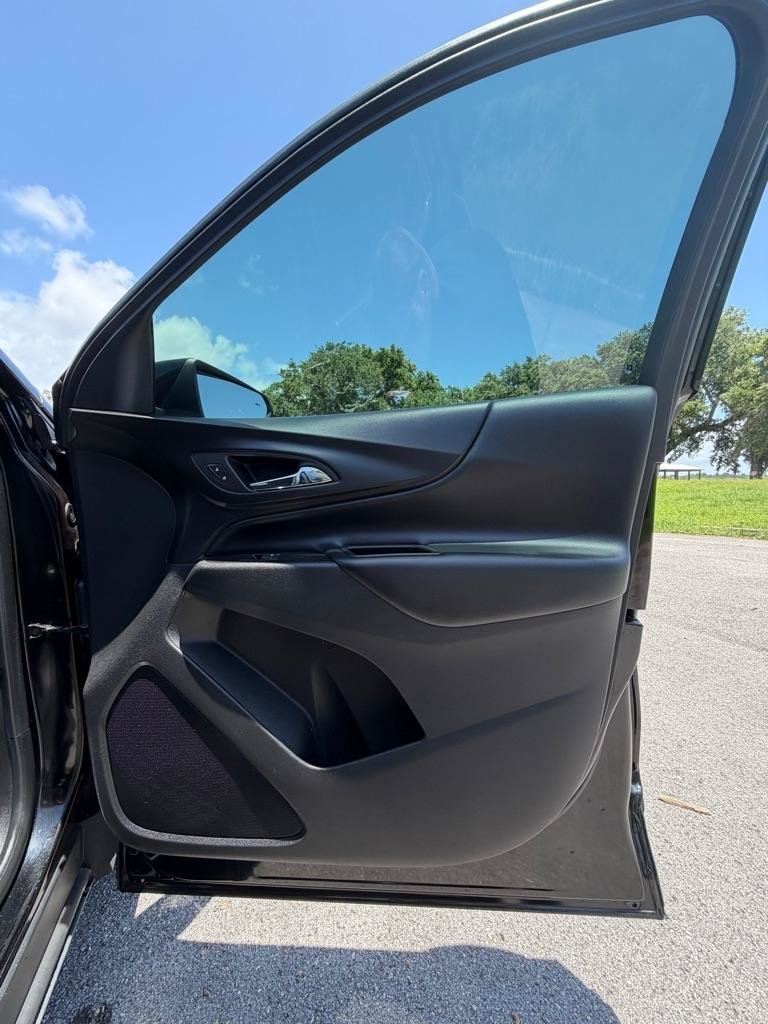 Used 2020 Chevrolet Equinox LT w/ Driver Convenience Package FWD image 13