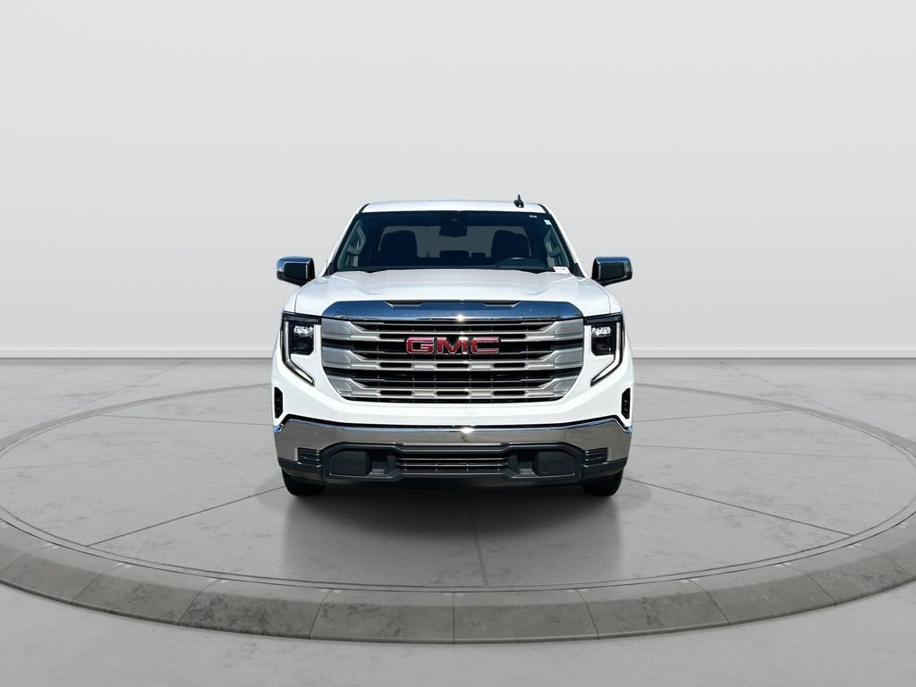 Used 2025 GMC Sierra 1500 SLE RWD image 3