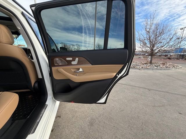 Used 2024 Mercedes-Benz GLS 450 4MATIC image 39