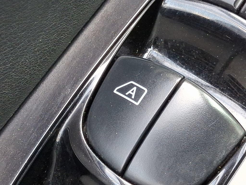 Used 2024 Nissan Altima 2.5 SR FWD image 24
