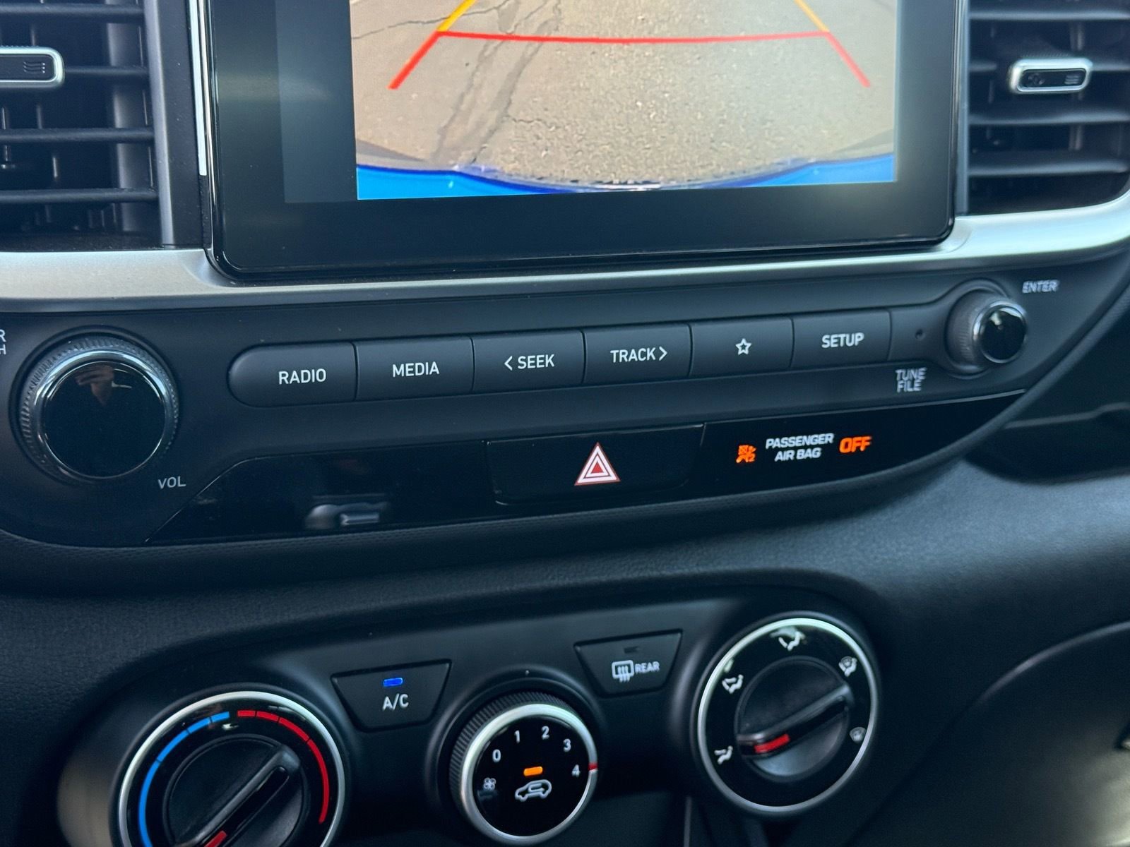 Used 2025 Hyundai Venue SE image 23