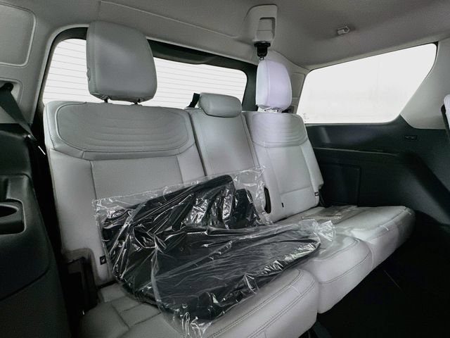 New 2027 Ford Expedition Platinum w/ Platinum Ultimate Package AWD/4WD image 29