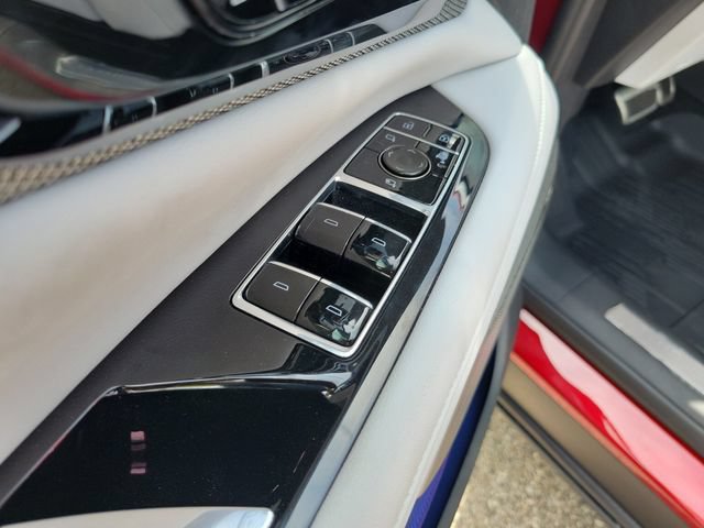 New 2027 Cadillac Optiq Premium Luxury w/ LPO, Floor Liner Package AWD/4WD image 21