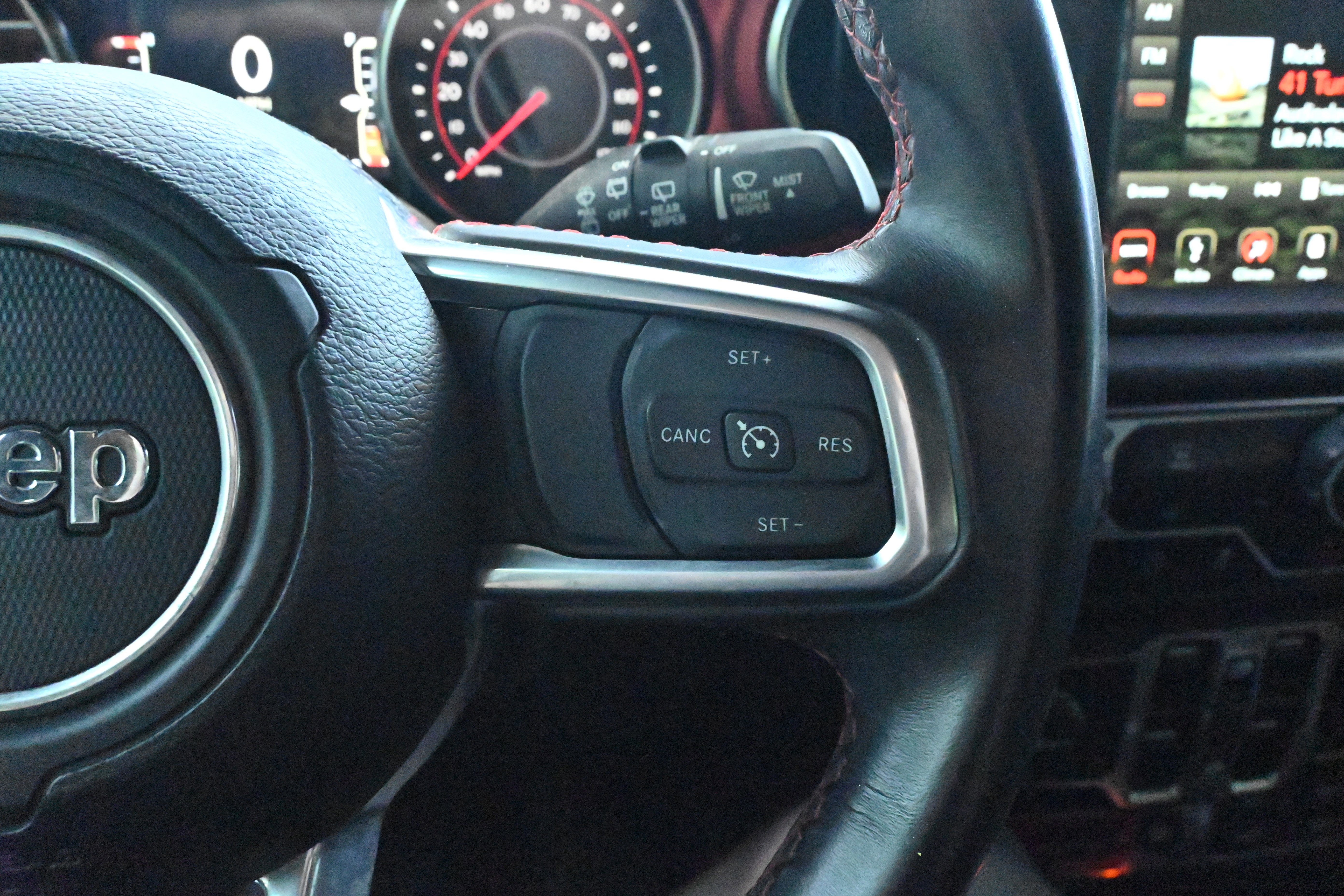 Used 2018 Jeep Wrangler Unlimited Rubicon AWD/4WD image 16