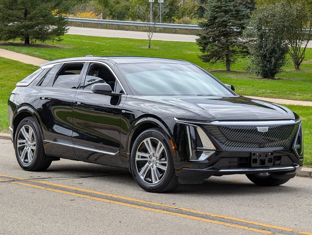 Used 2024 Cadillac Lyriq Tech w/ Driver Assist Package AWD/4WD image 26