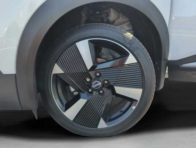 Certified 2025 Nissan Kicks SR FWD image 46