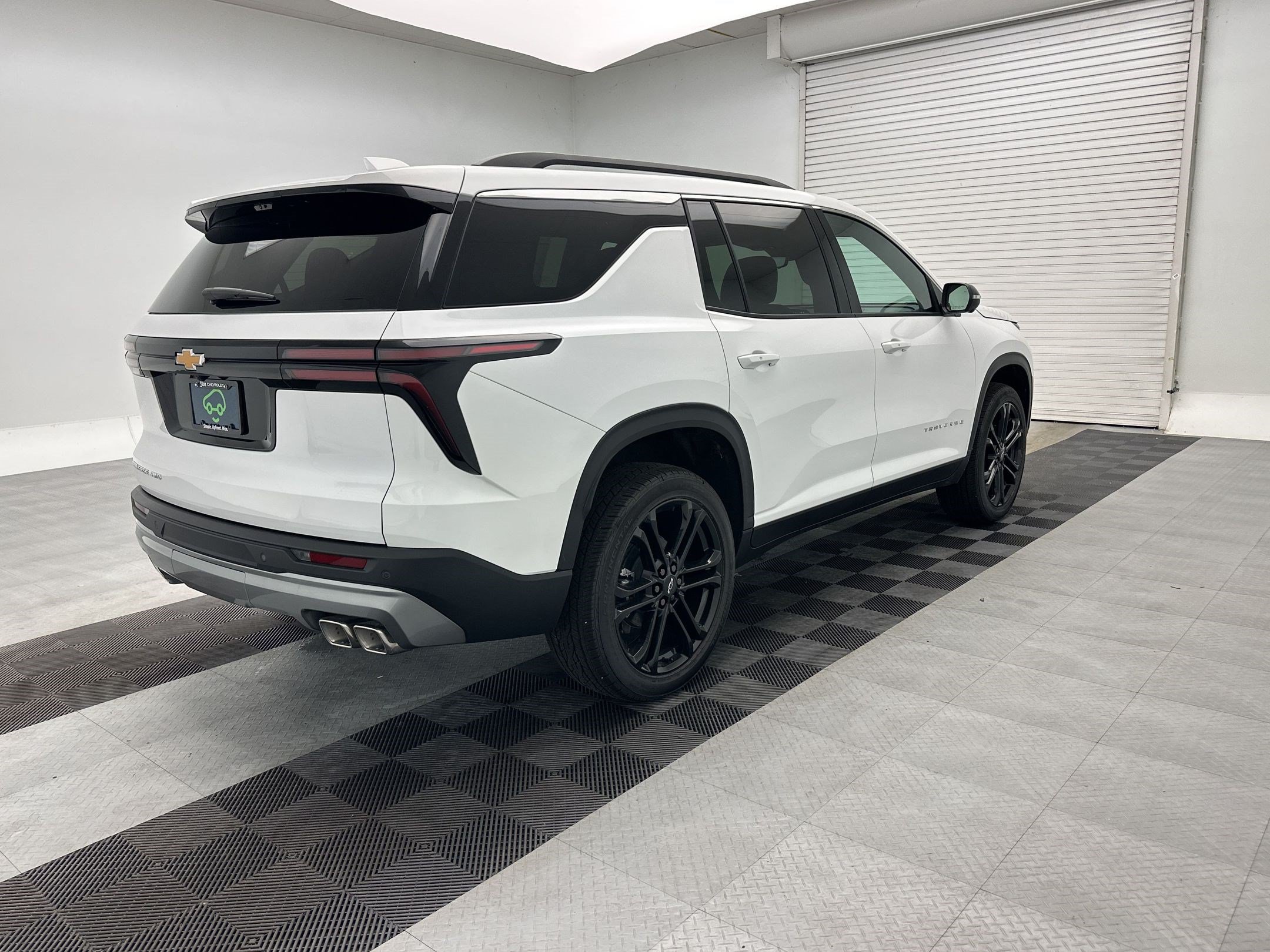 Certified 2026 Chevrolet Traverse LT w/ Driver Confidence Package AWD/4WD image 9