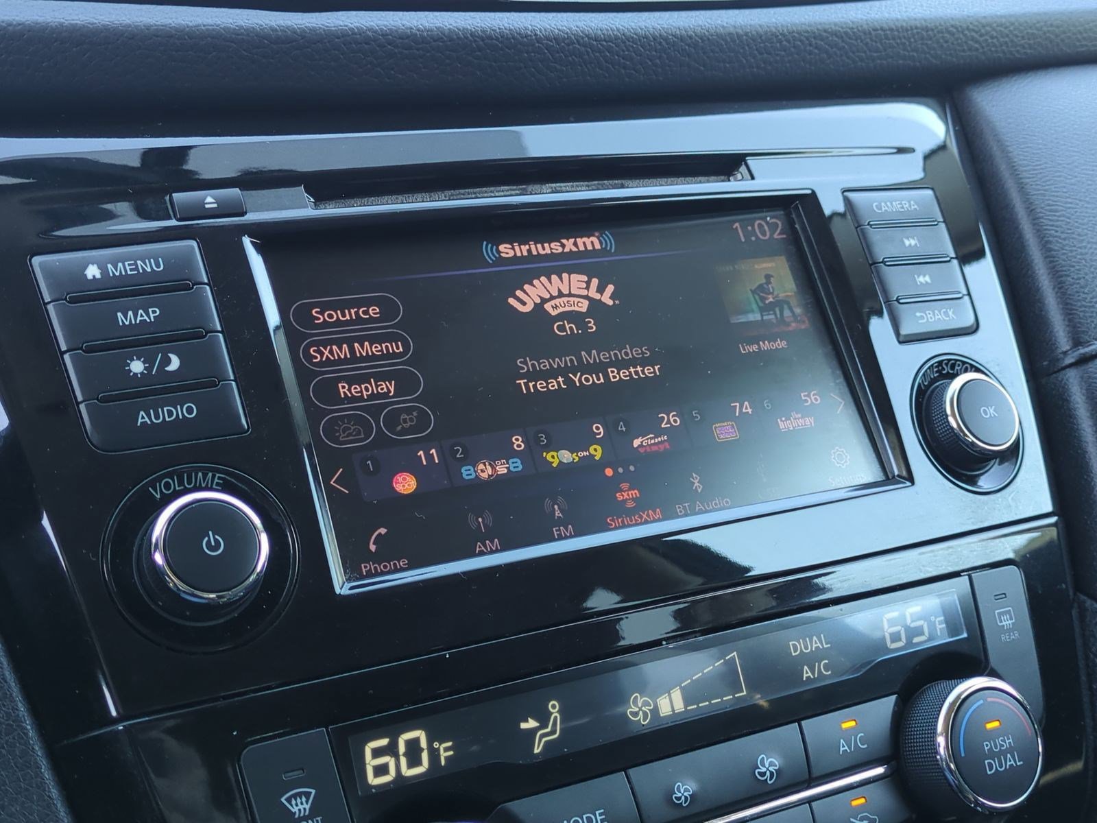 Used 2018 Nissan Rogue SV w/ Premium Package image 25