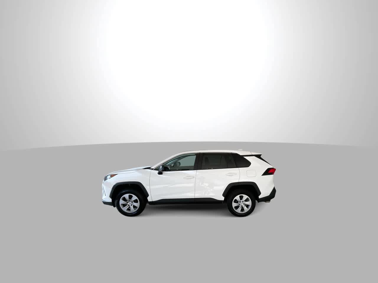 Certified 2022 Toyota RAV4 LE AWD/4WD image 5