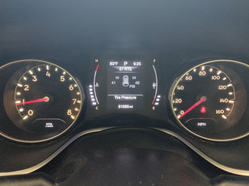 Used 2018 Jeep Compass Latitude FWD image 23