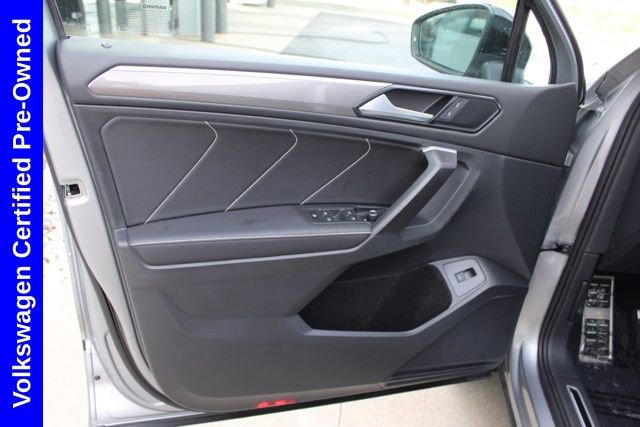 Used 2024 Volkswagen Tiguan SE R-Line image 19