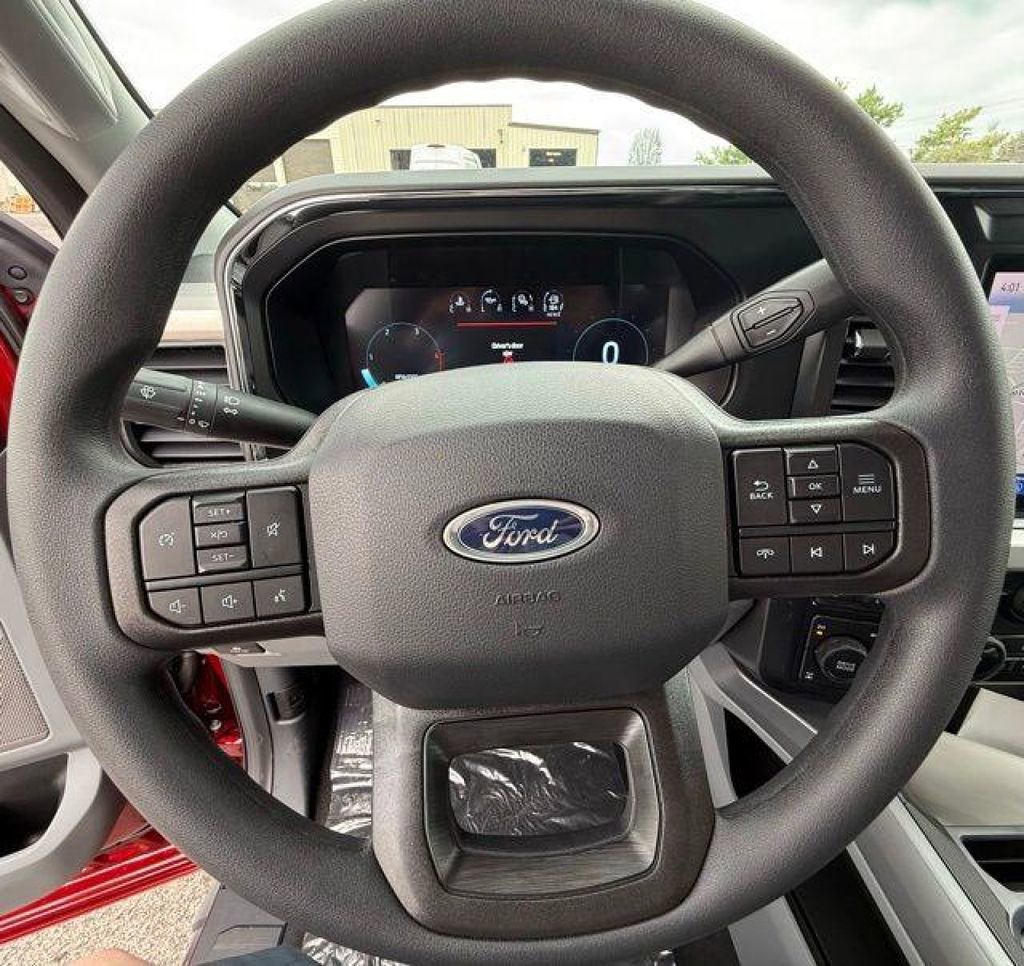 New 2026 Ford F250 XLT w/ XLT Premium Package AWD/4WD image 18