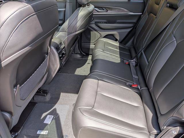 New 2026 Jeep Grand Cherokee Limited AWD/4WD image 17