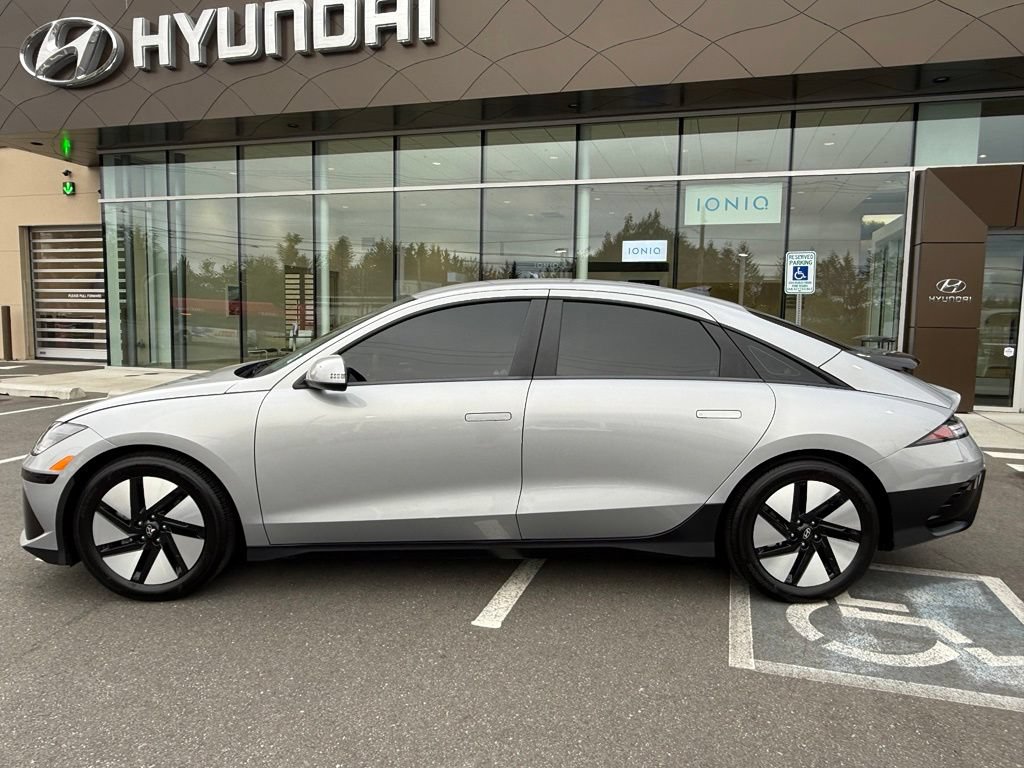 Certified 2025 Hyundai Ioniq 6 SE RWD image 2