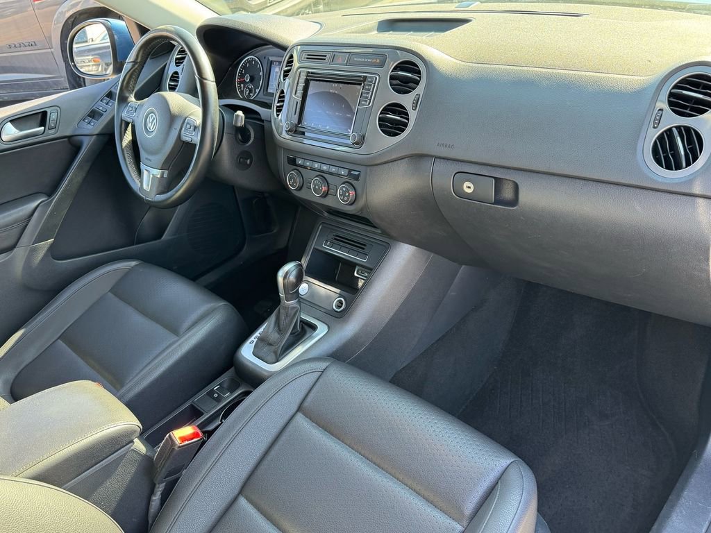 Used 2017 Volkswagen Tiguan S FWD image 23