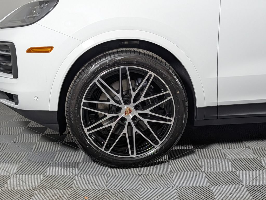 New 2026 Porsche Cayenne Coupe AWD/4WD image 11