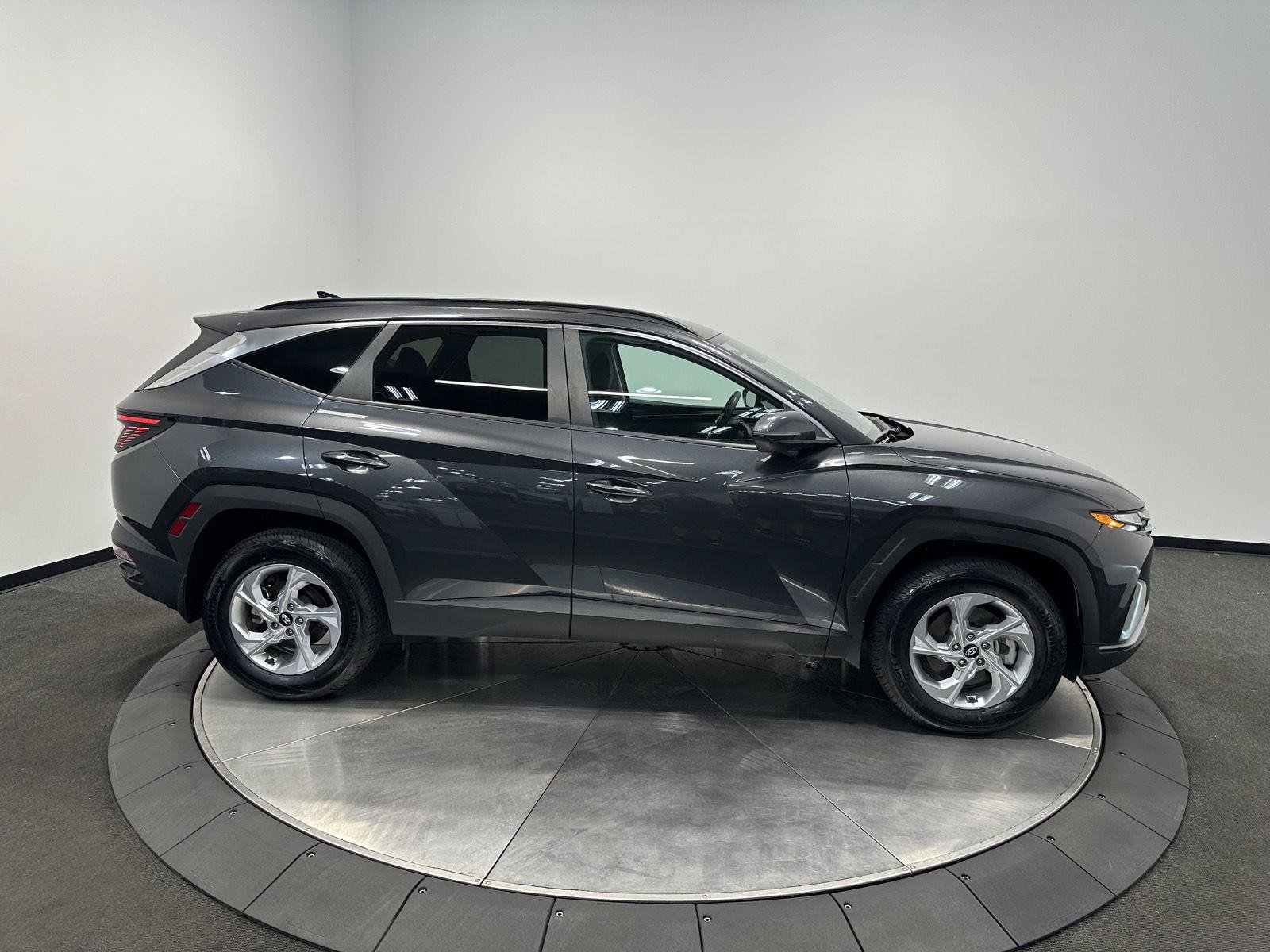 Certified 2023 Hyundai Tucson SEL AWD/4WD image 8