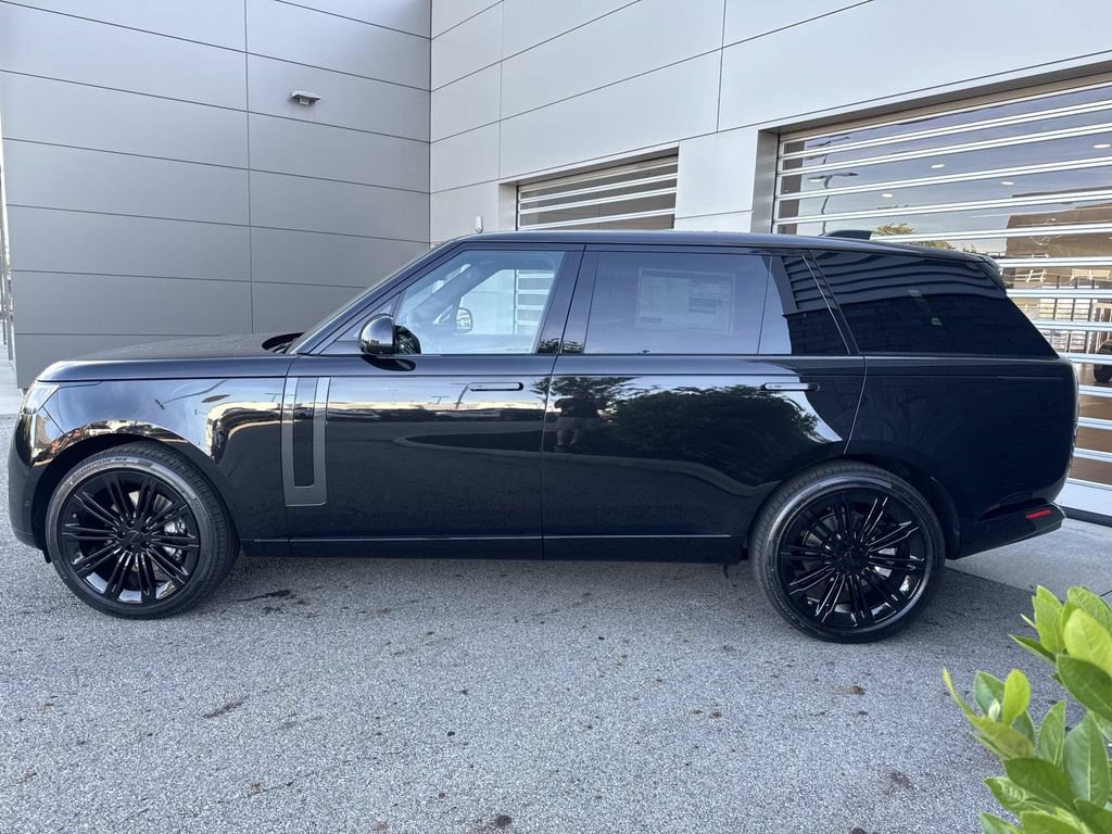 New 2026 Land Rover Range Rover Long Wheelbase SE AWD/4WD image 4