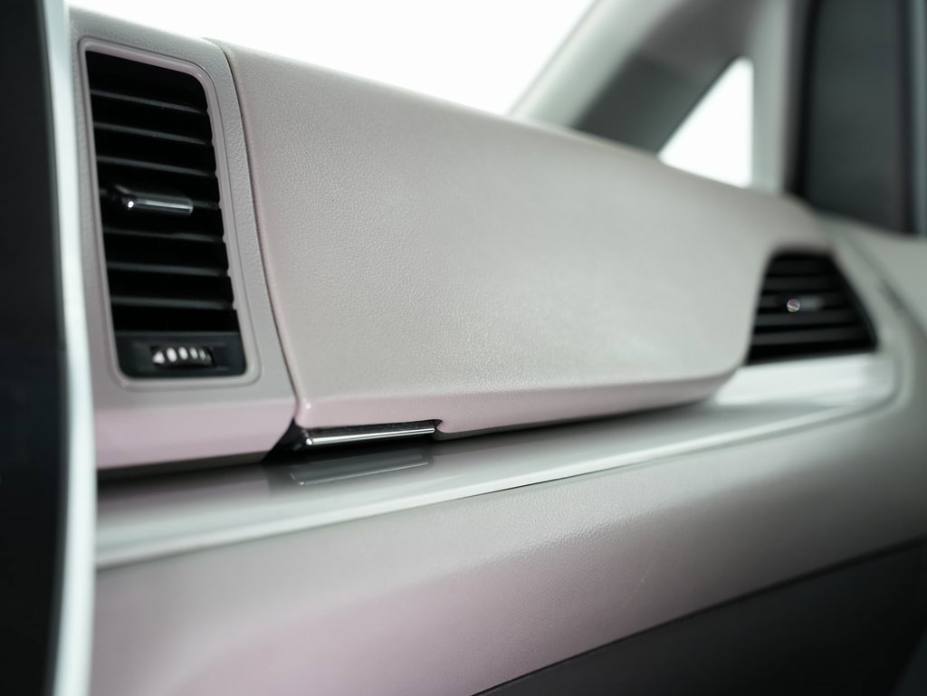 Used 2015 Toyota Sienna LE image 49